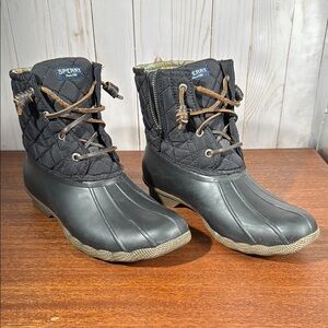 Women's Saltwater Waterproof Quilted Duck Boots WMS 8.5